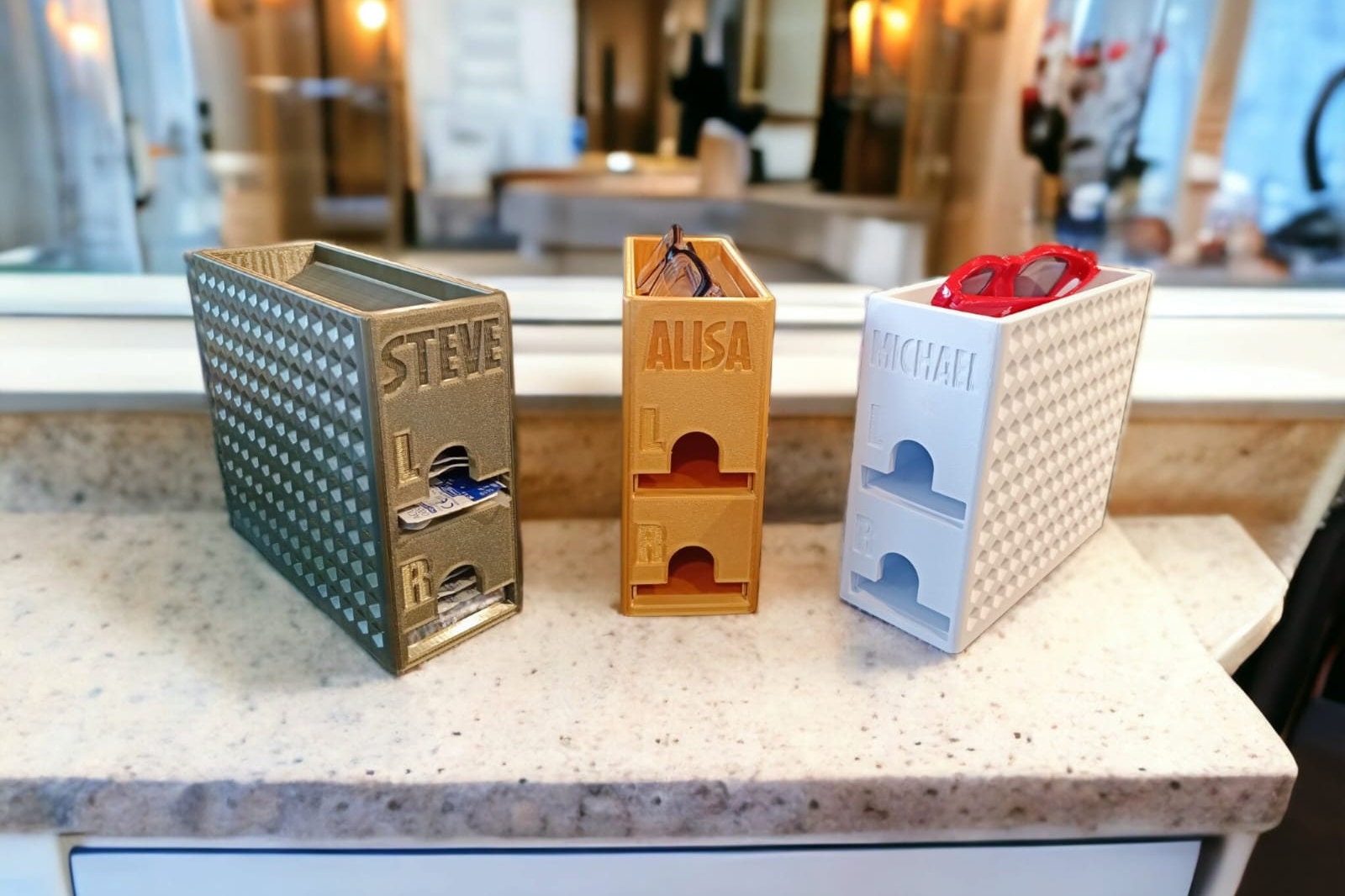 kontaktlinsen in spucke aufbewahren Kontaktlinsen-Organizer für 60 Tageslinsen- 3D-Druck Spender mit Brill – 3D Bossi