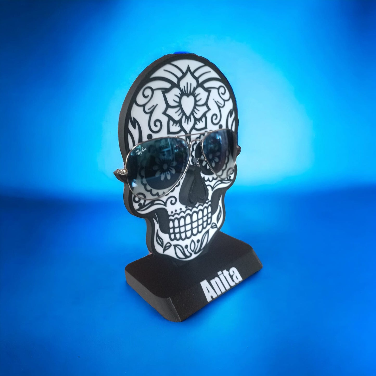 Brillenständer/Sonnenbrillen Display/Personalisierbarer Sonnenbrillen Halter/Brillen Halter/Skull Dekor/Geschenk für Freund