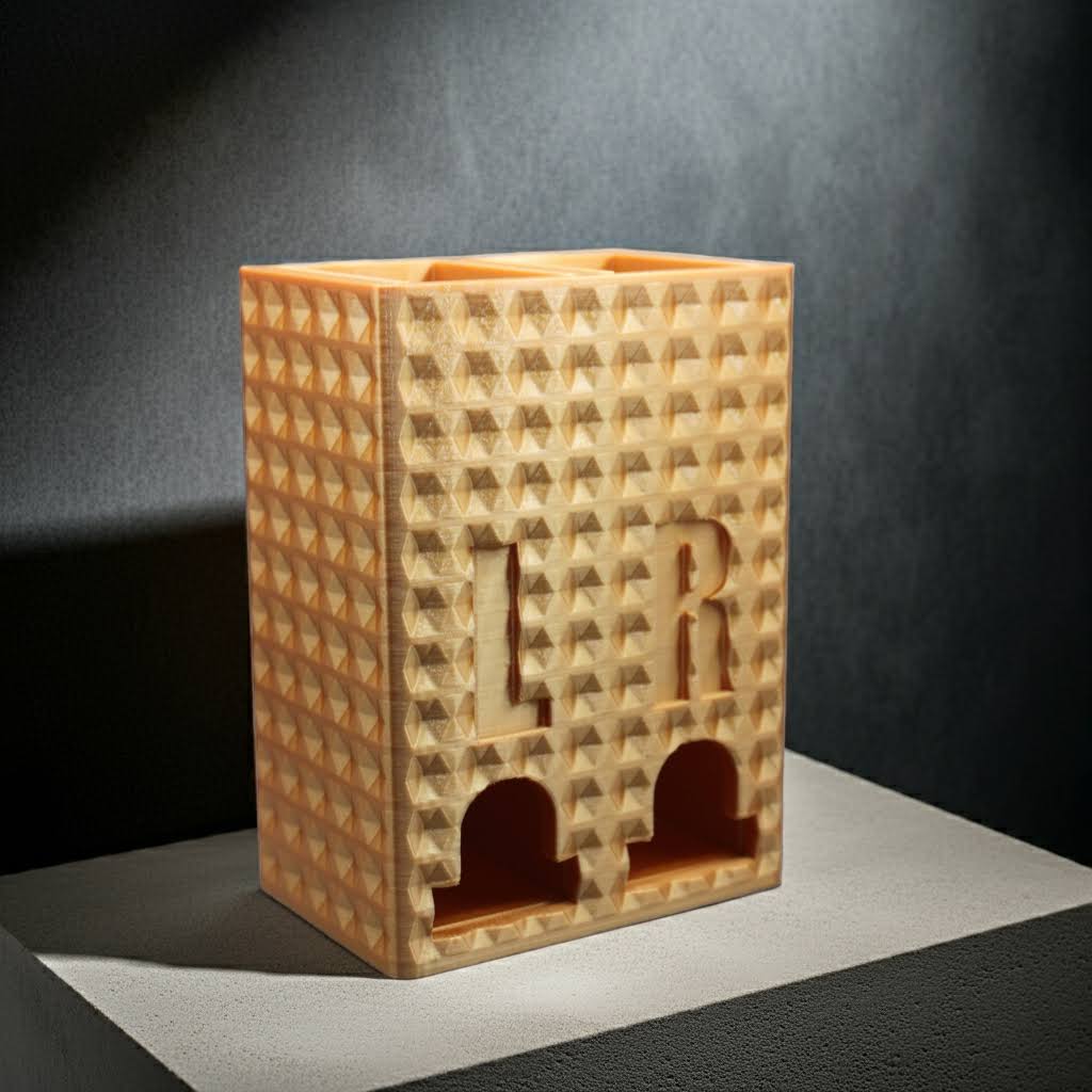 Das einzigartige, personalisierte Kontaktlinsen Etui: Eleganter Tageslinsenspender aus Schweizer Herstellung.